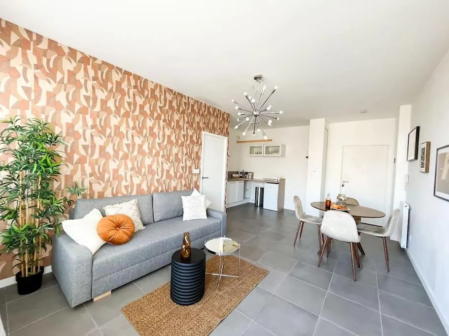 Suite Helena Villeurbanne Apartment